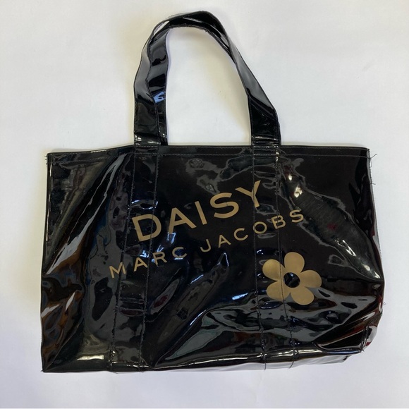 Marc Jacobs Handbags - marc jacobs daisy bag
